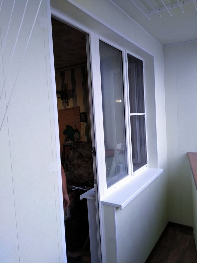 Установка козырька и ремонт на балконе №3